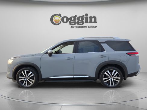 Certified 2024 Nissan Pathfinder Platinum w/ Cargo Package image 3