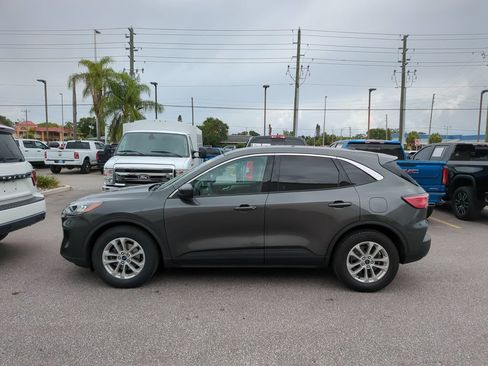 Used 2020 Ford Escape SE FWD image 3