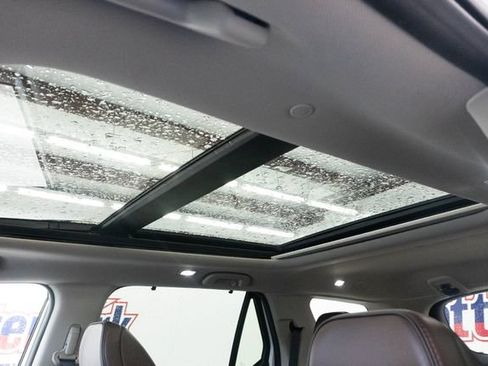 Used 2023 Honda Pilot Elite image 4