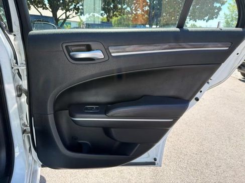 Used 2021 Chrysler 300 Touring L RWD image 13