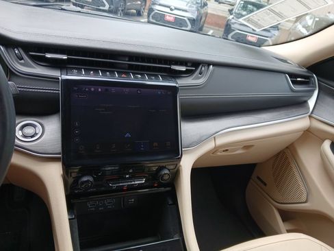 Used 2022 Jeep Grand Cherokee L Limited RWD image 24