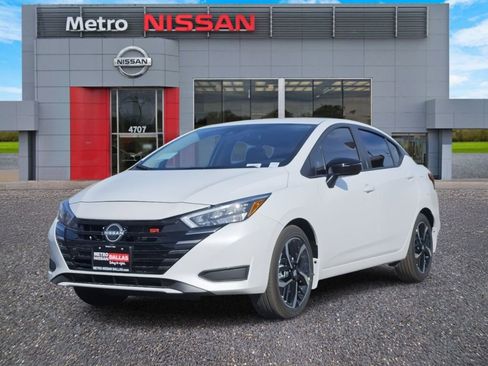 New 2025 Nissan Versa SR w/ Trunk Package image 2