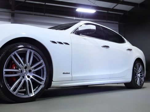 Used 2021 Maserati Ghibli GranLusso image 7