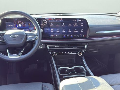 Used 2025 Chevrolet Traverse Z71 w/ Driver Confidence Package image 22