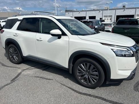 Certified 2023 Nissan Pathfinder SL w/ SL Premium Package AWD/4WD image 10