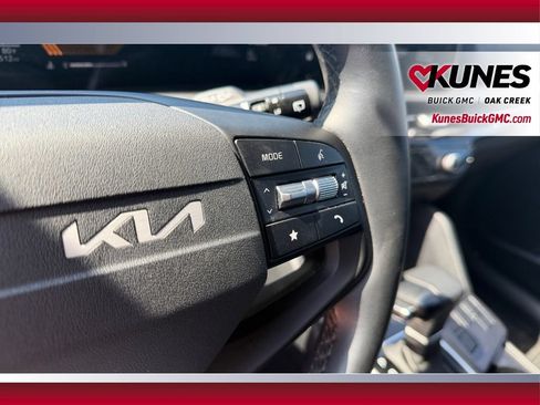Used 2026 Kia Sportage LX FWD image 18