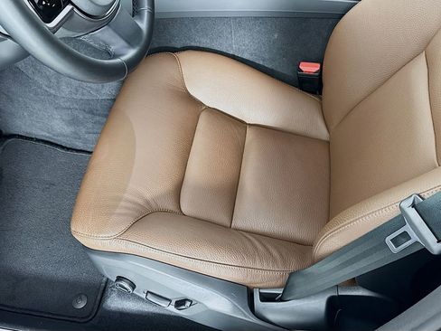 Used 2025 Volvo XC60 B5 Plus image 20