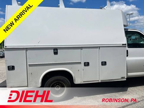 Used 2019 GMC Savana 3500 w/ Power Convenience Package RWD image 3