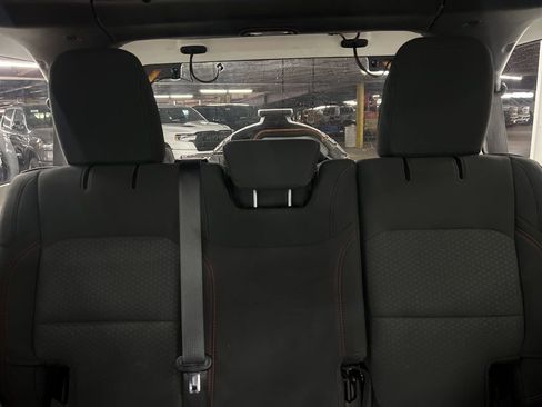 Used 2023 Jeep Wrangler Unlimited Rubicon image 24