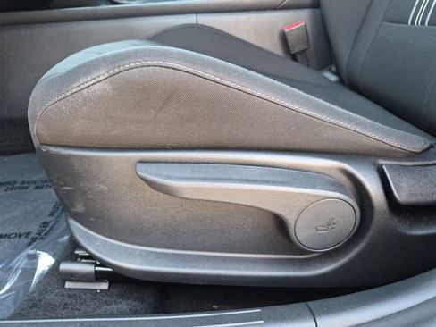 Used 2025 Hyundai Elantra Sport FWD image 16