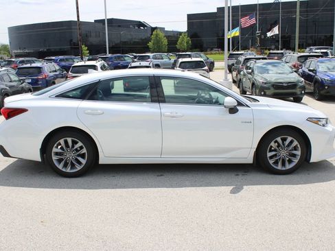 Used 2020 Toyota Avalon XLE w/ Moonroof Package FWD image 4
