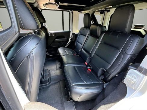 Used 2023 Jeep Wrangler Unlimited Sahara AWD/4WD image 22