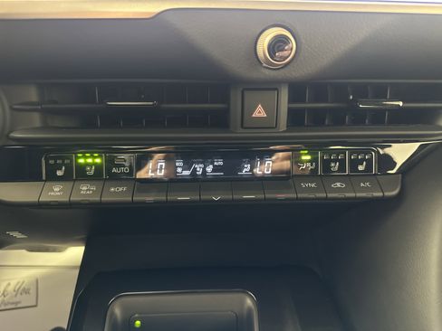 Used 2025 Toyota Crown Signia AWD/4WD image 18