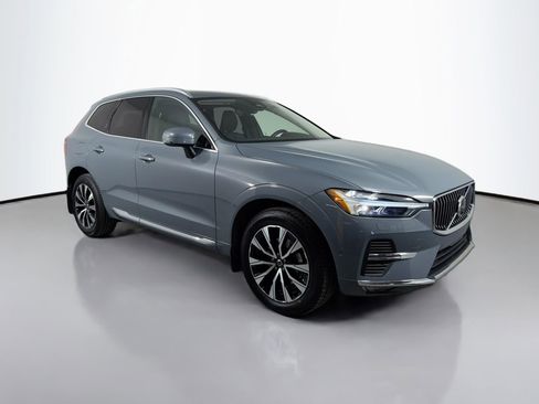 Certified 2023 Volvo XC60 B5 Plus AWD/4WD image 3