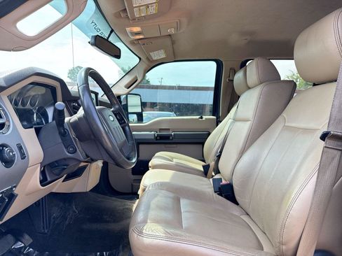 Used 2015 Ford F250 Lariat w/ Chrome Package RWD image 3