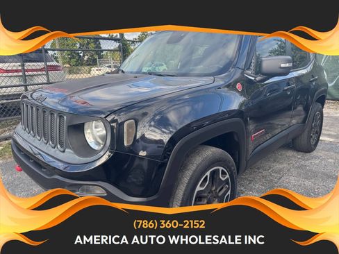 Used 2016 Jeep Renegade Trailhawk w/ Premium Trailhawk Package AWD/4WD image 1