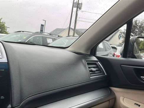 Used 2016 Subaru Outback 2.5i Premium image 20