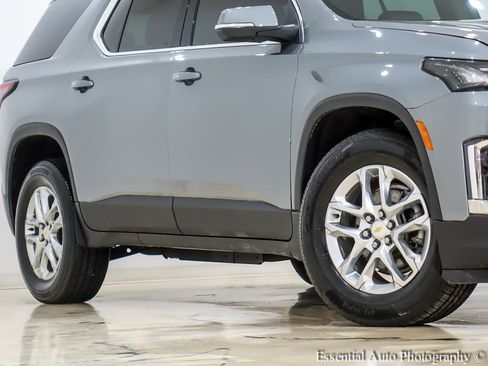 Used 2023 Chevrolet Traverse LS w/ Safety Package AWD/4WD image 4