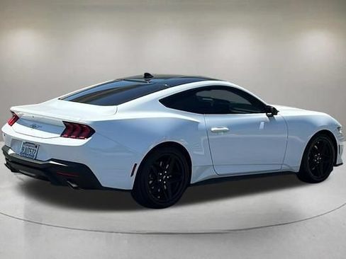 Certified 2024 Ford Mustang Coupe RWD image 5