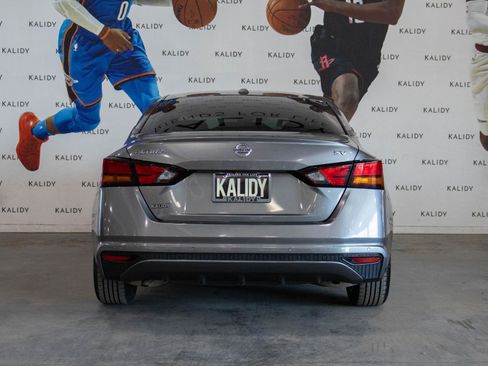 Used 2022 Nissan Altima 2.5 SV image 22