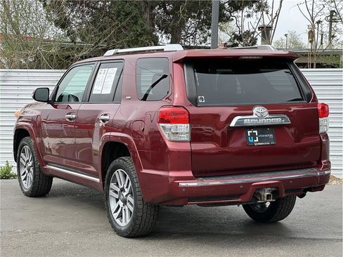 Used 2011 Toyota 4Runner SR5 w/ Convenience Pkg image 3