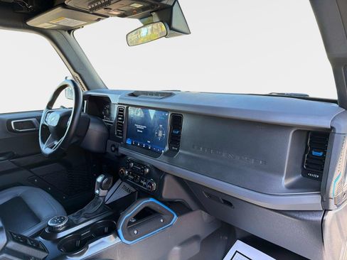 Used 2024 Ford Bronco Black Diamond AWD/4WD image 24
