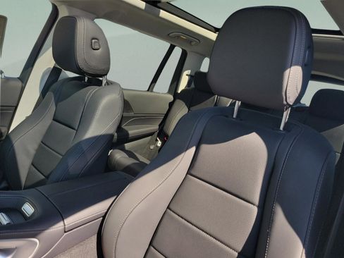 New 2026 Mercedes-Benz GLS 450 4MATIC image 24