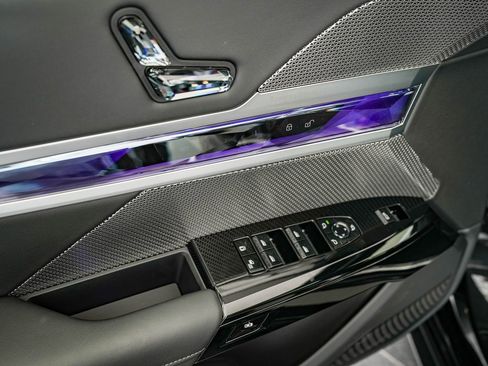 New 2026 BMW 740i xDrive w/ Executive Package image 28