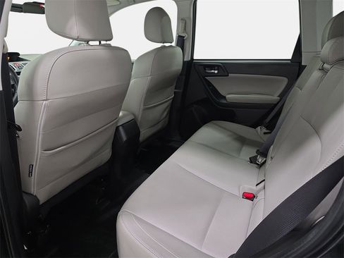 Used 2017 Subaru Forester 2.5i Limited image 12