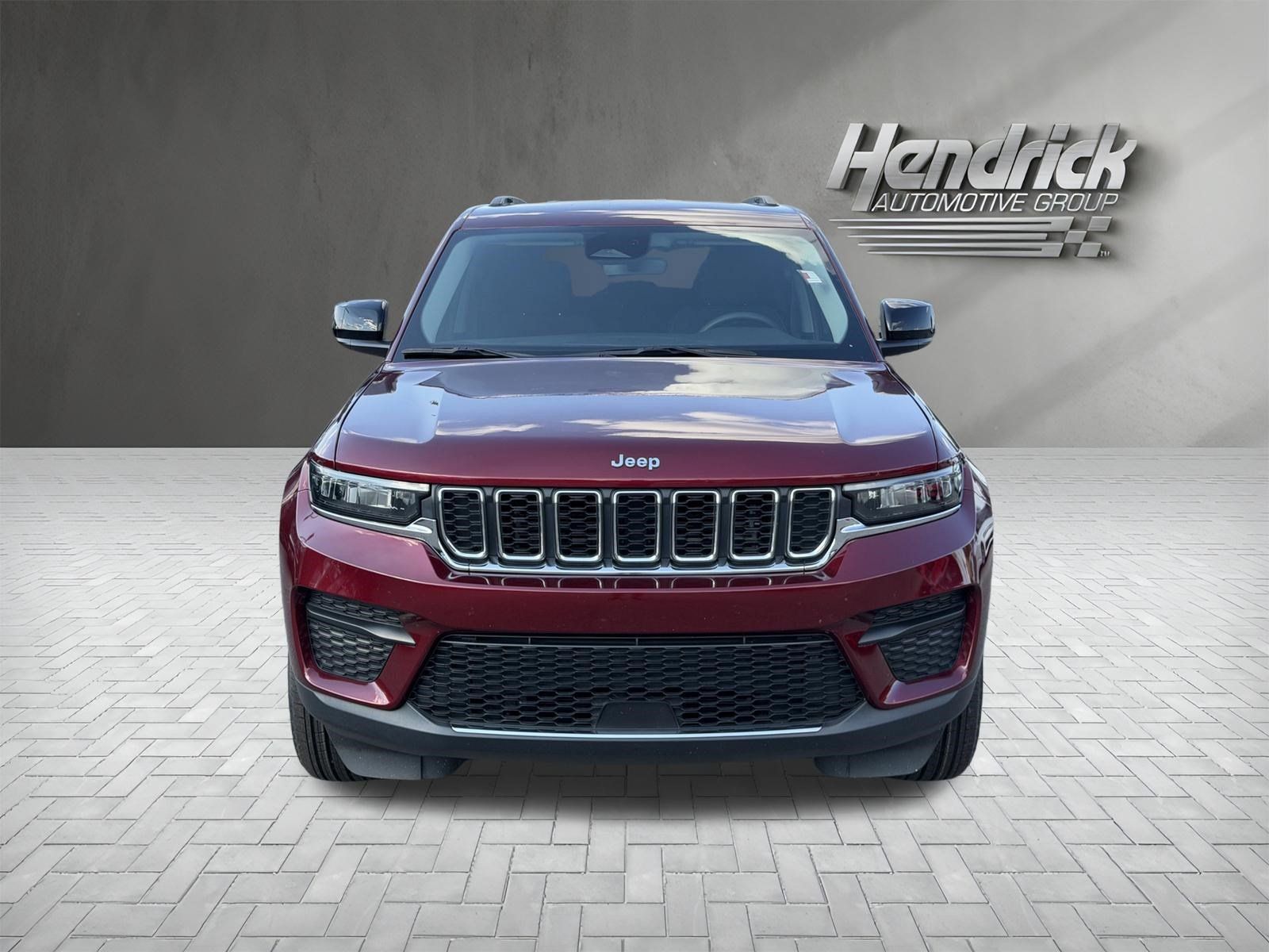 Used 2023 Jeep Grand Cherokee Laredo w/ Trailer Tow Prep Group (B) RWD image 3