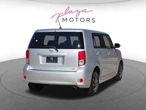 Used 2012 Scion xB FWD image 5