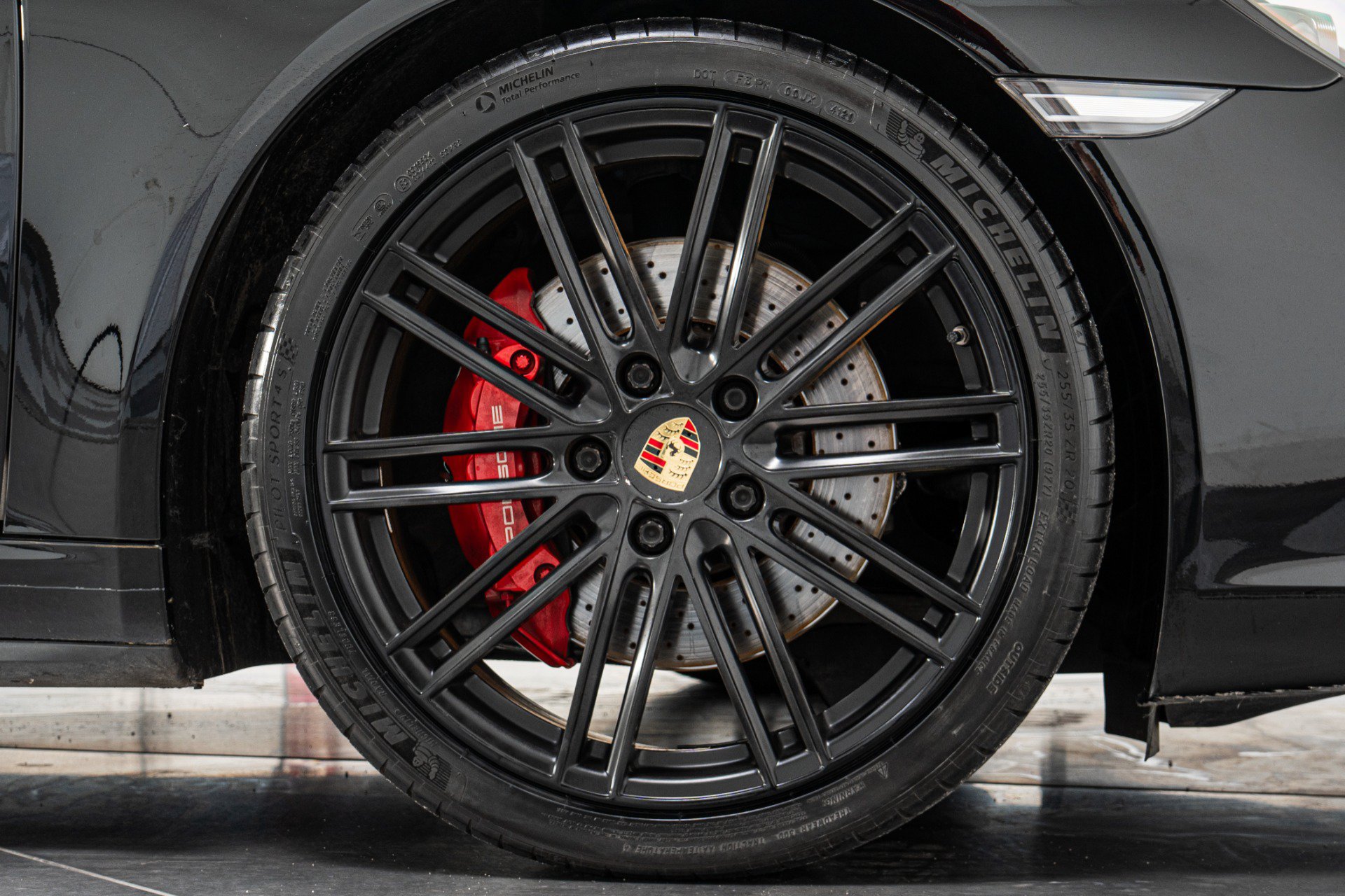 Used 2018 Porsche 911 Carrera 4S AWD/4WD image 23
