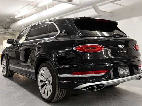 New 2025 Bentley Bentayga Extended Wheelbase image 7