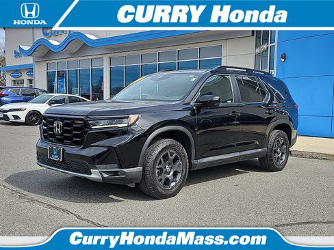 Used 2023 Honda Pilot TrailSport image 1