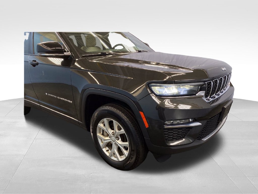 Used 2024 Jeep Grand Cherokee Limited AWD/4WD image 46