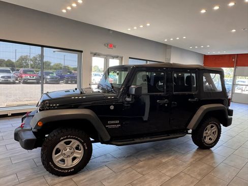 Used 2016 Jeep Wrangler Unlimited Sport w/ Connectivity Group AWD/4WD image 10