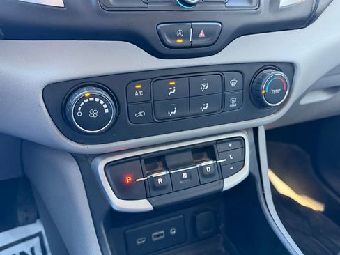 Used 2023 GMC Terrain SLE w/ LPO, Floor Liner Package image 19