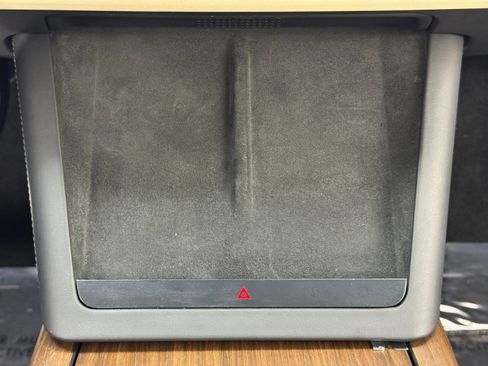 Used 2023 Tesla Model X image 32