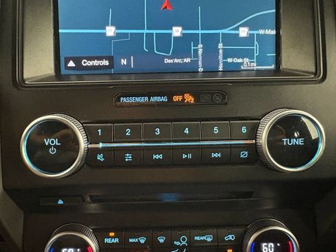 Used 2018 Ford Expedition XLT w/ Equipment Group 202A RWD image 32