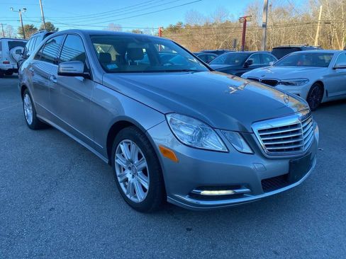 Used 2013 Mercedes-Benz E 350 E 350 4MATIC Sedan 4D image 4