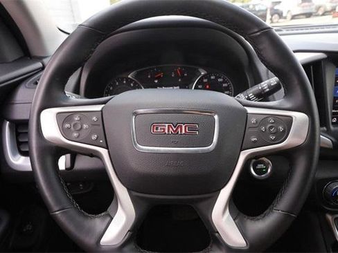 Used 2024 GMC Terrain SLT image 11