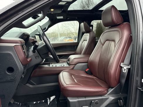 Used 2023 Ford Expedition Limited image 20
