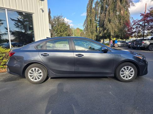 Used 2024 Kia Forte LX FWD image 3