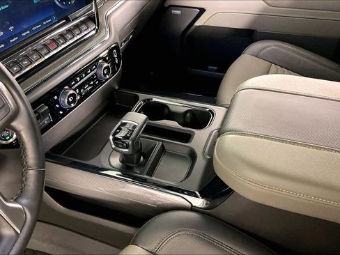 Used 2025 Chevrolet Silverado 1500 ZR2 w/ Technology Package image 19