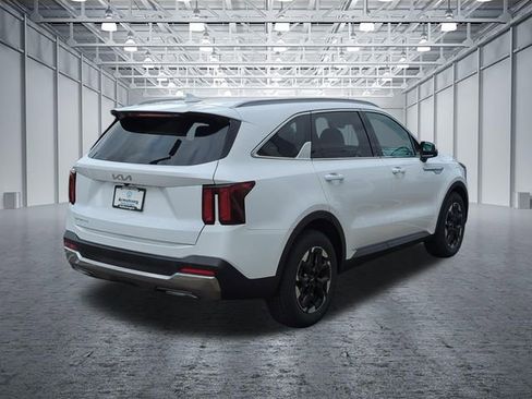 Used 2024 Kia Sorento S FWD image 5