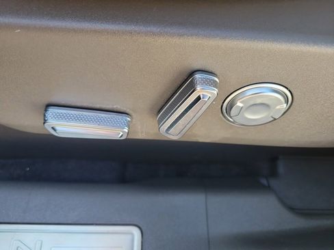 Certified 2024 Lincoln Nautilus Reserve w/ Equipment Group 202A image 23