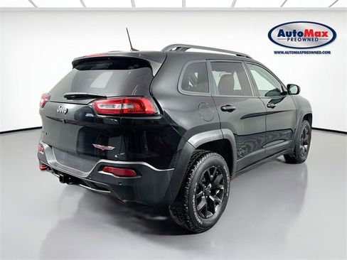 Used 2018 Jeep Cherokee Trailhawk w/ Comfort/Convenience Group image 2