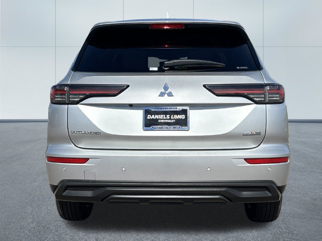 Used 2025 Mitsubishi Outlander ES AWD/4WD image 4