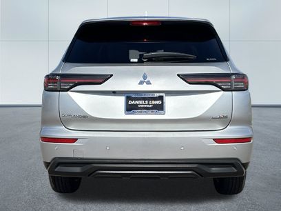 Used 2025 Mitsubishi Outlander ES