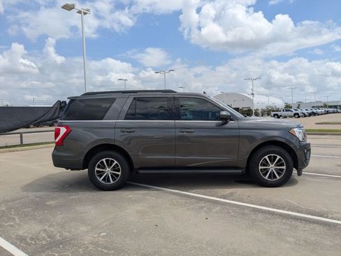 Used 2021 Ford Expedition XLT RWD image 4